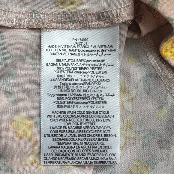 NWT BCBGeneration Surplice Wrap Dress Allover Floral in Rose Smoke Size Medium - Picture 15 of 16